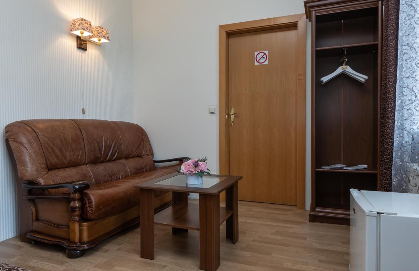 Mini-Hotel Guest Residence キエフ エクステリア 写真